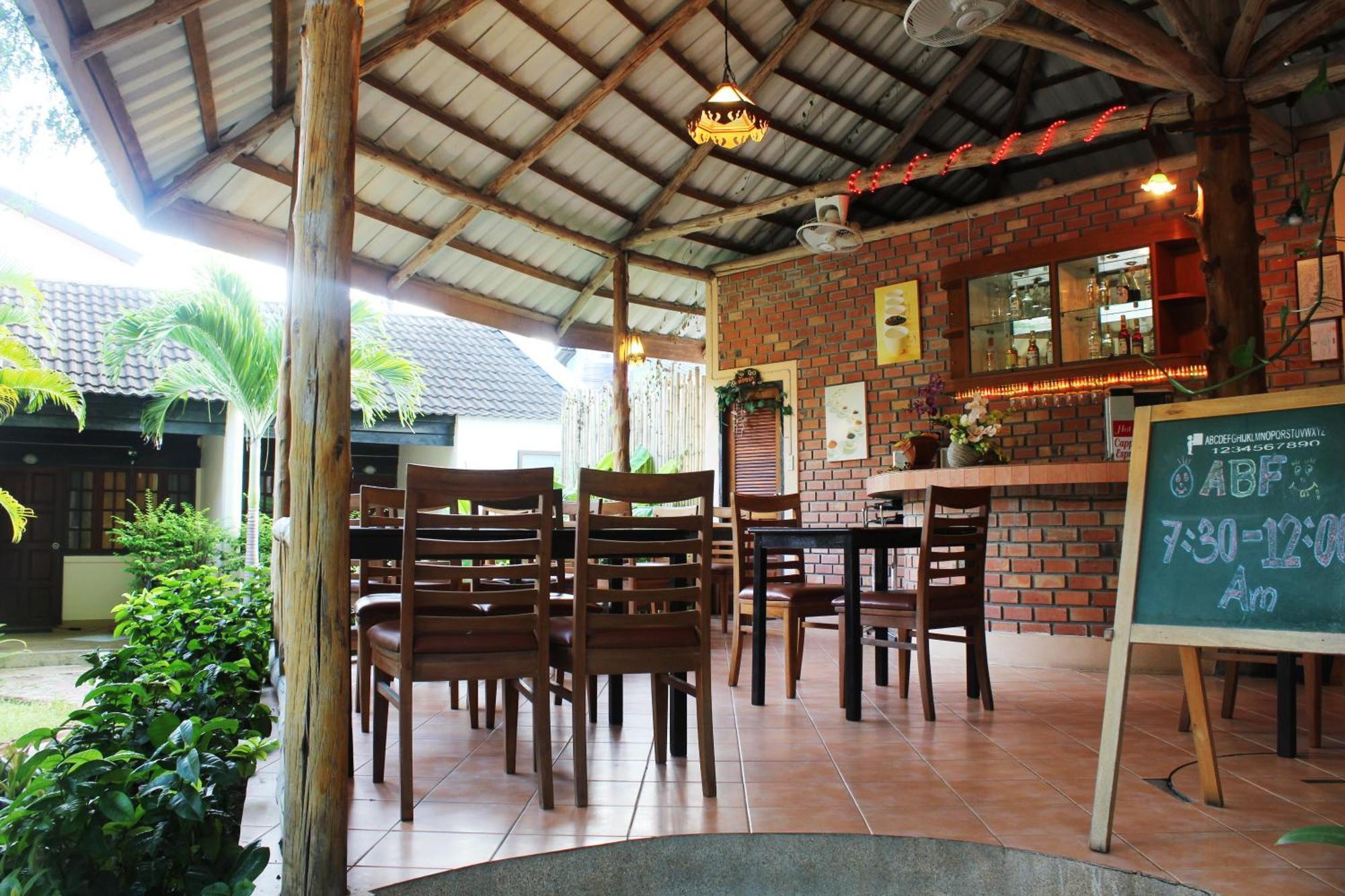 Baan Pron Phateep Patong Extérieur photo