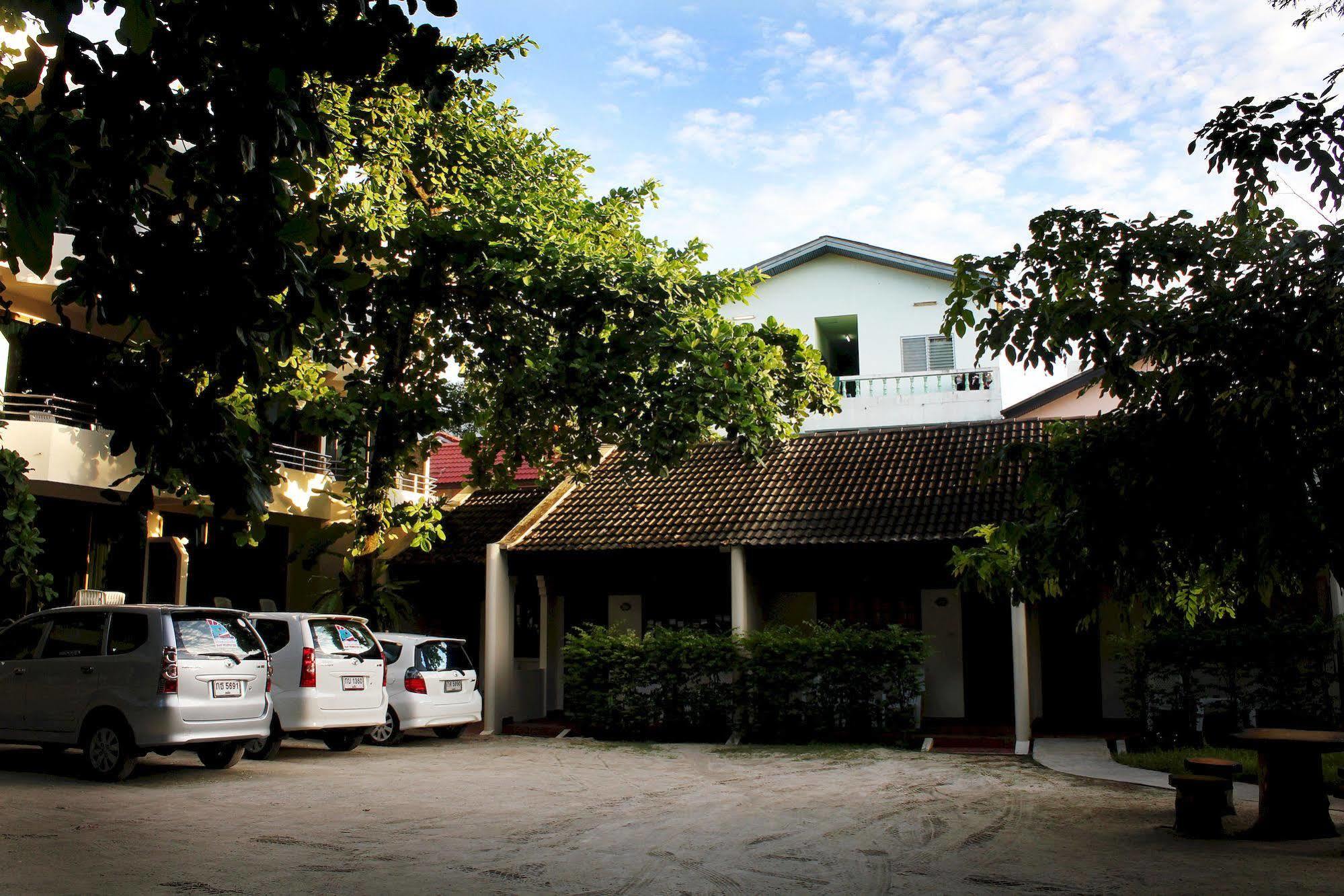 Baan Pron Phateep Patong Extérieur photo