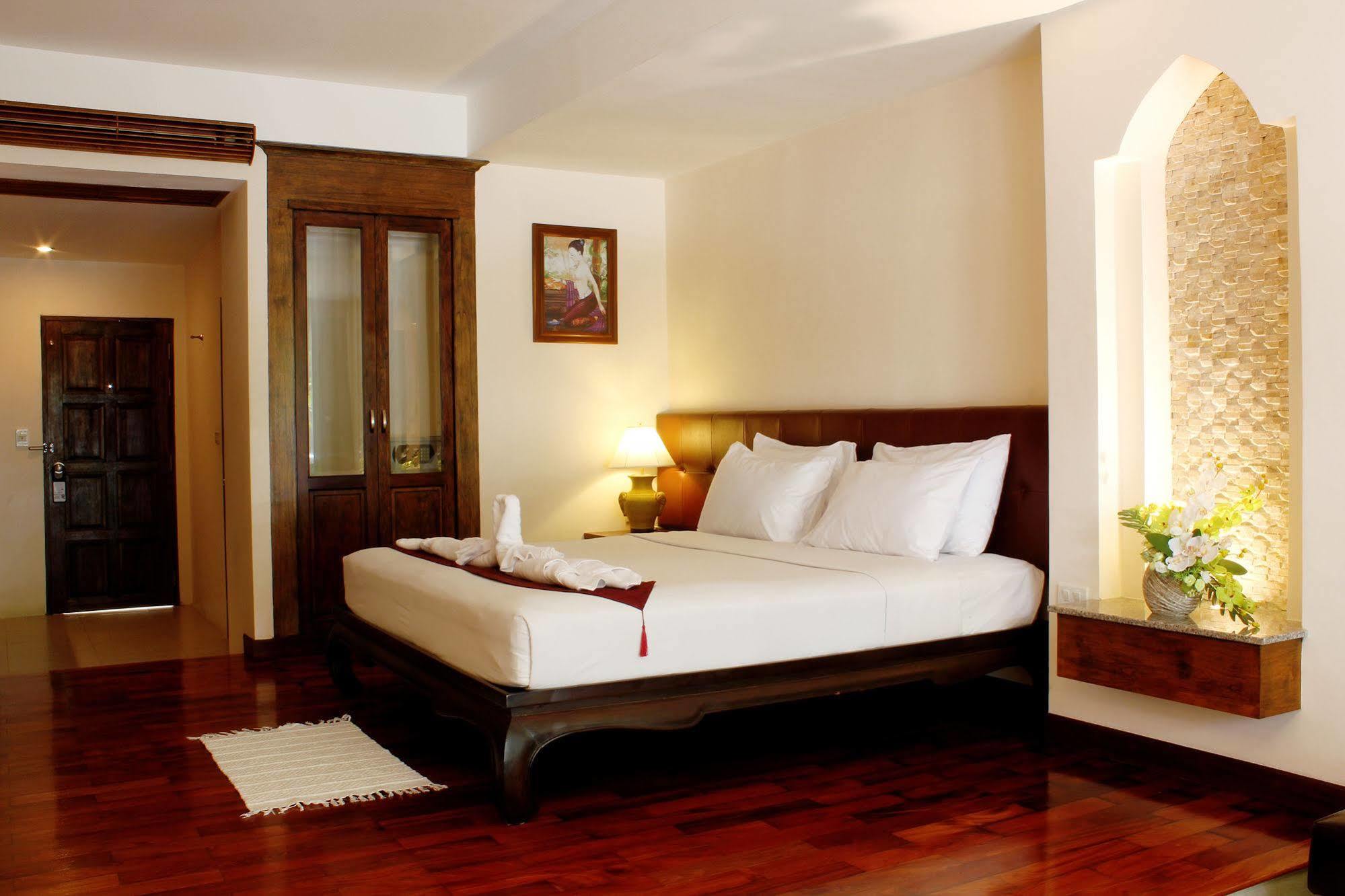 Baan Pron Phateep Patong Extérieur photo