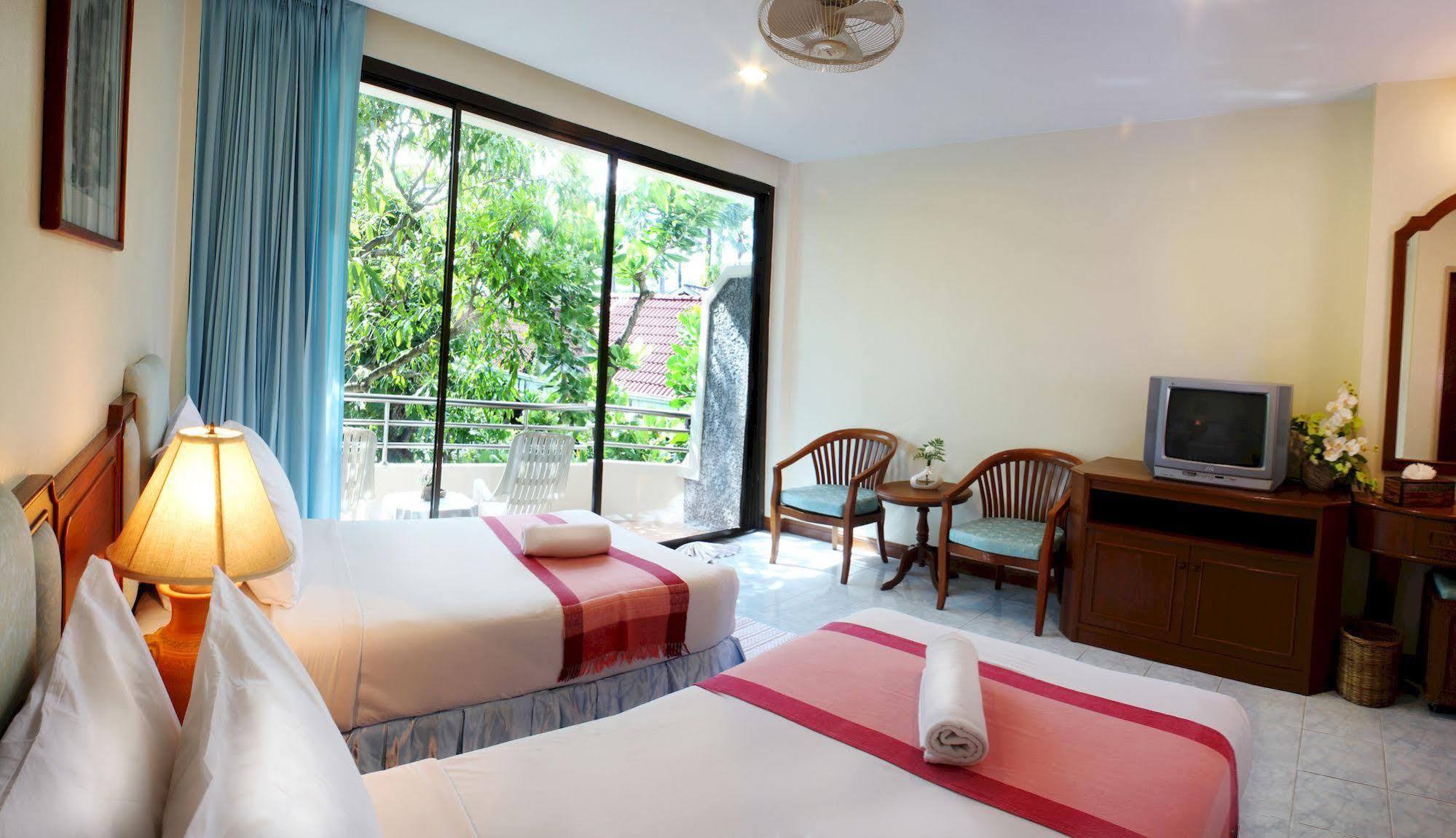Baan Pron Phateep Patong Extérieur photo